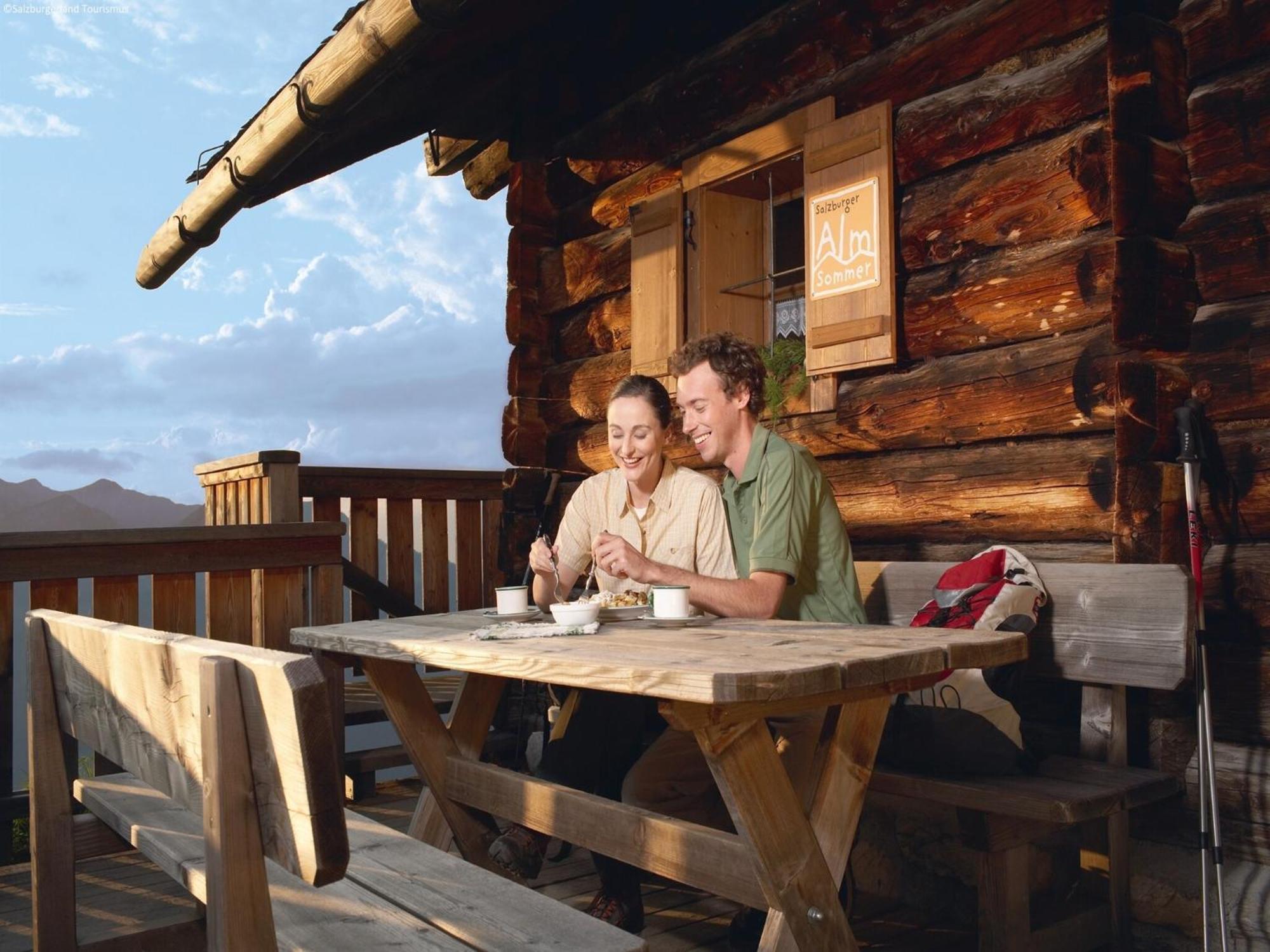 Modern Chalet With Sauna Near Ski Area In Saalbach Hinterglemm Salzburgerland Eksteriør billede